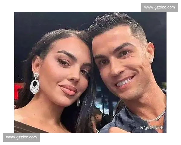 C 罗 9 年爱情长跑终成正果！百万钻戒求婚乔治娜，5 孩家庭再添幸福里程碑